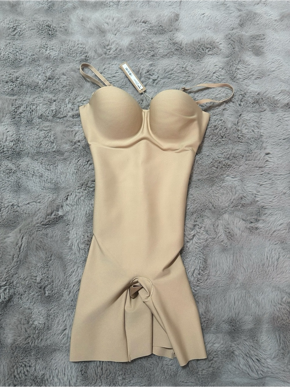 NWT SKIMS BODY CS UNDERWIRE MID THIGH $138 Small